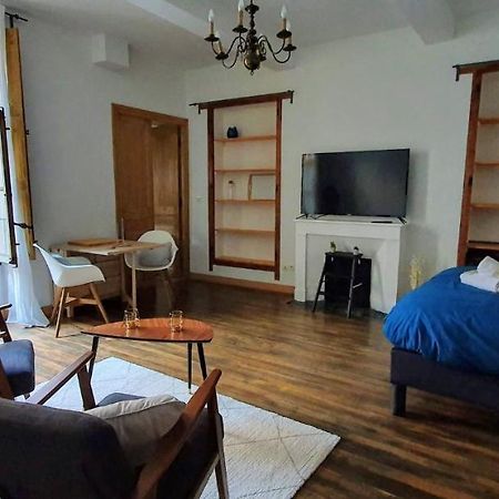 Studio Tres Spacieux Avec Cour, En Plein Coeur De Ville ! 카르카손 외부 사진