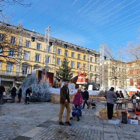 Studio Tres Spacieux Avec Cour, En Plein Coeur De Ville ! 카르카손 외부 사진