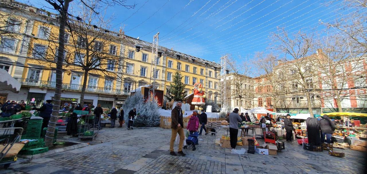 Studio Tres Spacieux Avec Cour, En Plein Coeur De Ville ! 카르카손 외부 사진